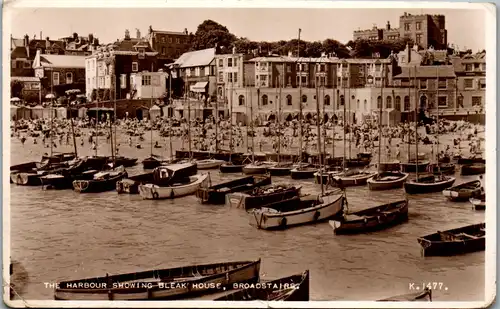 46177 - Großbritannien - Broadstairs , The Harbour showing Bleak House - gelaufen 1952