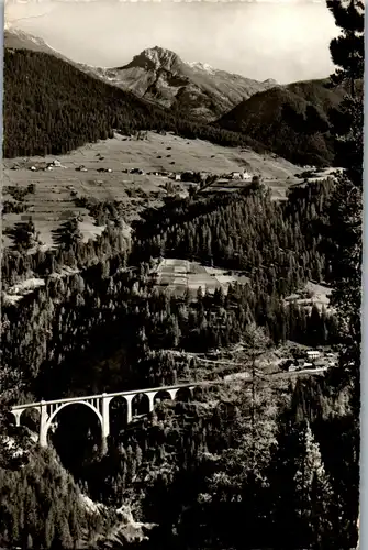 46285 - Schweiz - Wiesen , mit Viadukt und Valbellahorn , Grauibünden - gelaufen 1958