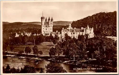 46393 - Schottland - Ballater , Balmoral Castle from River - gelaufen 1949