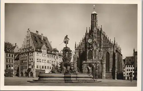 46509 - Deutschland - Nürnberg , Hauptmarkt mit Frauenkirche u. Neptunbrunnen - nicht gelaufen
