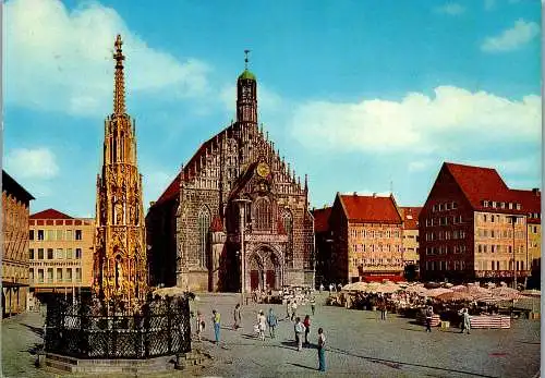 47853 - Deutschland - Nürnberg , Hauptmarkt mit schönem Brunnen und Frauenkirche - gelaufen 1976