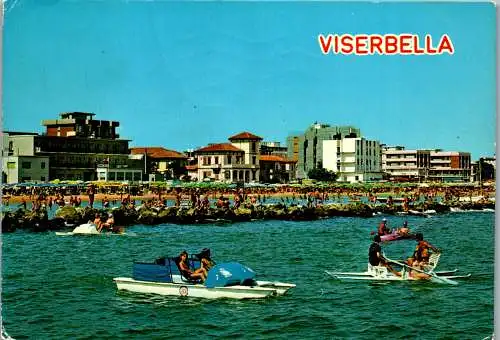 48016 - Italien - Viserbella , Alberghi e spiaggia , Panorama , Trettboot - gelaufen 1982