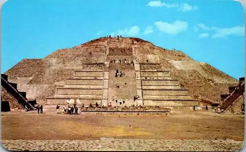 48411 - Mexico - San Juan Teotihuacan , La Plaza y la Piramide de la Luna - gelaufen 1988