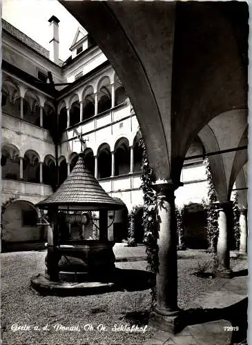 48723 - Oberösterreich - Grein a. d. Donau , Schloßhof , Brunnen - gelaufen 1963