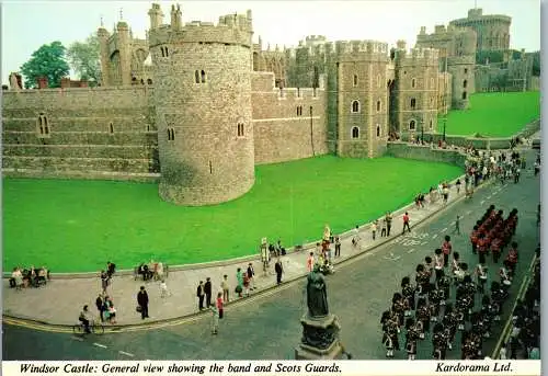 48793 - Großbritannien - Windsor Castle , General view showing the band and Scots Guards - nicht gelaufen