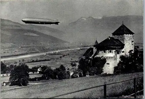 48817 - Flugwesen - Zeppelin , LZ 127 , Graf Zeppelin über dem Rheintal bei Vaduz Lichtenstein - nicht gelaufen