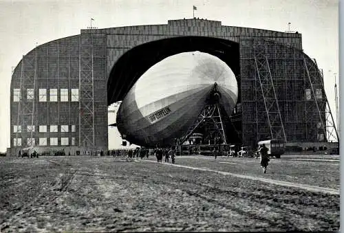 49164 - Flugwesen - Zeppelin , LZ 127 Graf Zeppelin fährt ein in die Halle von Lakehurst USA - nicht gelaufen