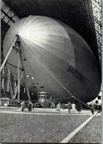 49405 - Flugwesen - Zeppelin , LZ 127 Graf Zeppelin vor der Ausfahrt in Friedrichshafen - nicht gelaufen