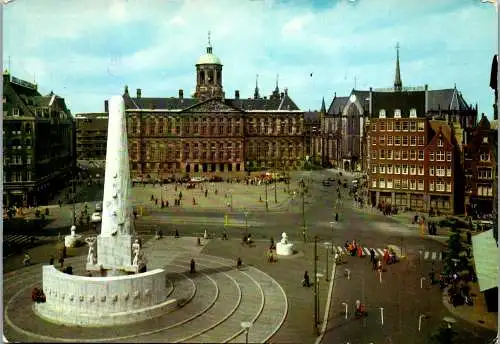 51045 - Niederlande - Amsterdam , Dam mit Königlichem Palast und National Monument - gelaufen