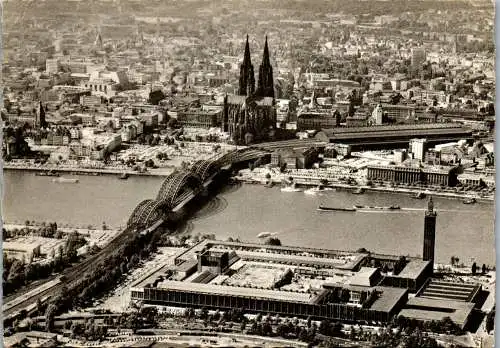 51533 - Deutschland - Köln , am Rhein , Hohenzollernbrücke und Messegelände - gelaufen