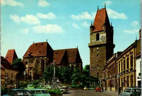 54402 - Niederösterreich - Perchtoldsdorf , Hauptplatz mit Kirche und Stadtturm - nicht gelaufen