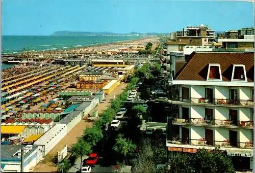 54977 - Italien - Riccione , Panorama della spiaggia - gelaufen 1980