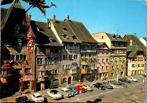 55088 - Schweiz - Stein am Rhein , Häuserfront am Rathausplatz , Auto , VW Käfer - gelaufen 1972