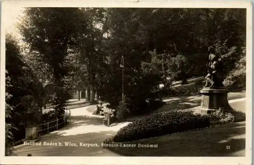 55433 - Niederösterreich - Baden bei Wien , Heilbad , Kurpark , Strauss Lanner Denkmal - gelaufen 1942