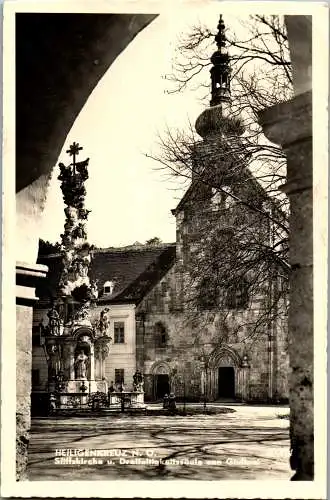 55444 - Niederösterreich - Heiligenkreuz , Stiftskirche u. Deifaltigkeitssäule von Giuliani - gelaufen 1965