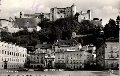 55793 - Salzburg - Salzburg , Kapitelplatz und Stieglkeller , A. u. K. Strasser Walzmühle , Dampfbäckerei - gel. 1957