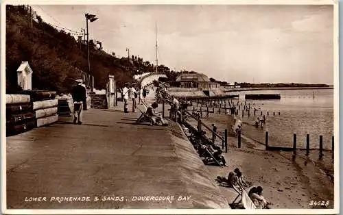 56301 - Großbritannien - Harwich , Dovercourt Bay , Lower Promenade and Sands - gelaufen 1947