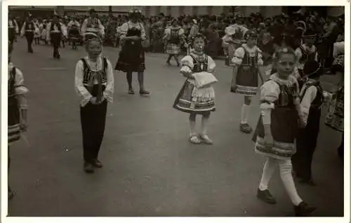 56554 - Tracht - Tschechien , Personen in Tracht