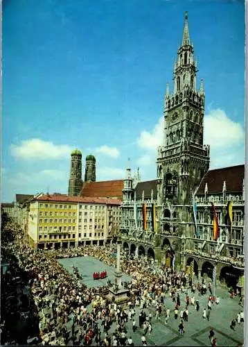 57763 - Deutschland - München , Marienplatz , Neues Rathaus , Dom , Frauenkirche - nicht gelaufen