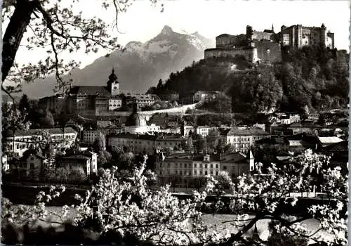 57884 - Salzburg - Salzburg , mit Nonnberg gegen den Untersberg - gelaufen