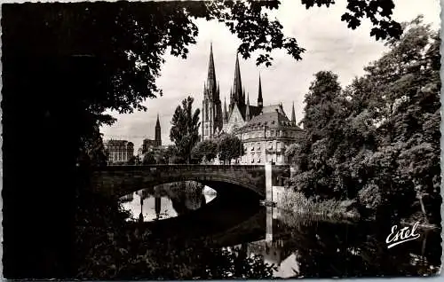 58085 - Frankreich - Strasbourg , Strassburg , Les bords de I'ill , l'Eglise Saint Paul et la Cathedrale - gelaufen 1960