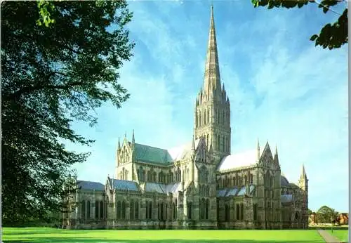 58132 - Großbritannien - Salisbury , Cathedral - gelaufen