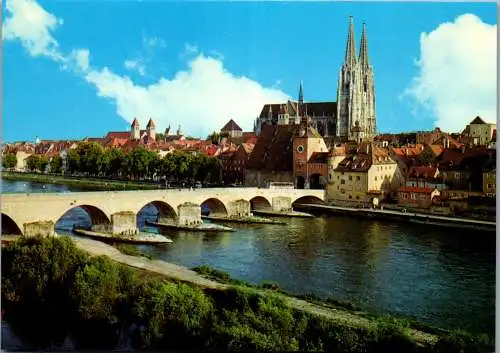 58503 - Deutschland - Regensburg , Steinerne Brücke mit Dom St. Peter - nicht gelaufen