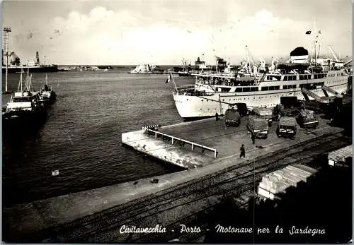 58828 - Italien - Civitavecchia , Porto , Motonave per la Sardegna , seltene Ansicht - gelaufen 1957