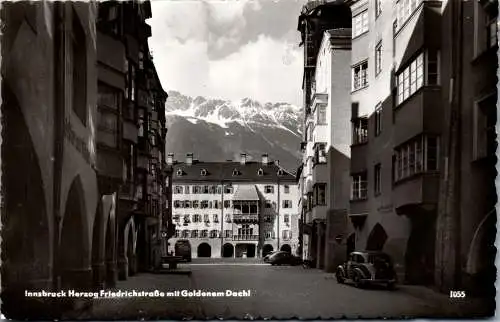 58934 - Tirol - Innsbruck , Herzog Friedrichstrasse mit Goldenem Dachl , Auto - nicht gelaufen