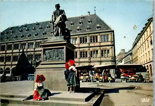 59398 - Frankreich - Strasbourg , Statue de Gutenberg et Chambre de Commerce - gelaufen 1963