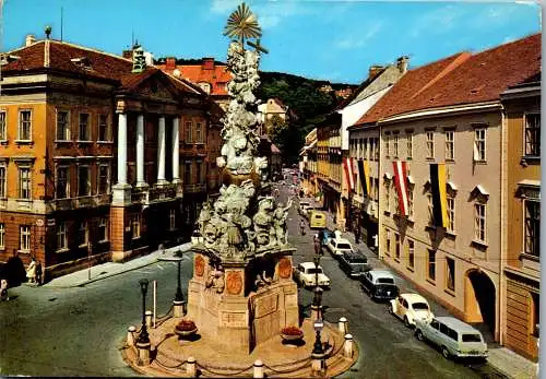 59552 - Niederösterreich - Baden , bei Wien , Hauptplatz mit Pestsäule und Rathaus , VW Käfer - gelaufen 1981