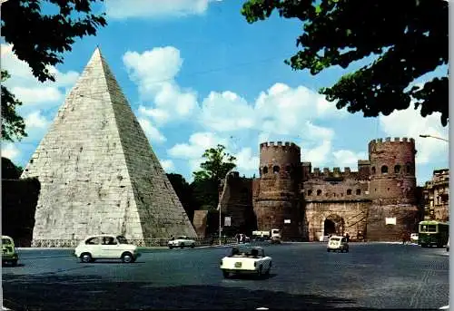 59828 - Italien - Rom , Piramide di Caio Cestio e Porta S. Paolo , Fiat - gelaufen 1966