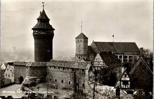 59953 - Deutschland - Nürnberg , Kaiserburg mit Sinwellturm - gelaufen 1956
