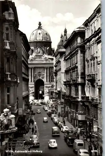 60303 - Wien - Wien , Kohlmarkt mit Hofburg , VW Käfer - nicht gelaufen