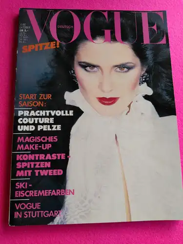 Vogue Deutsch SPITZE!: START ZUR SAISON: PRACHTVOLLE COUTURE UND PELZE. 