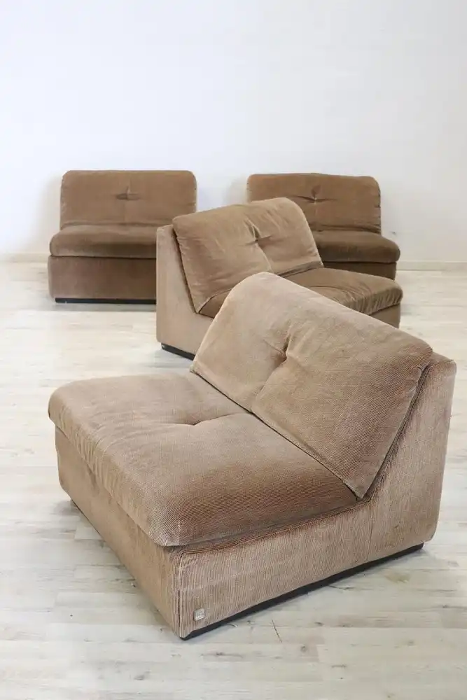 Italienisches Modulares Samtsofa von Busnelli, 1970er 1