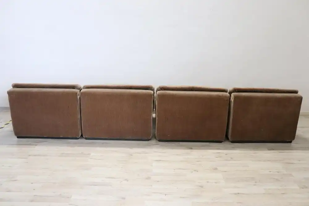 Italienisches Modulares Samtsofa von Busnelli, 1970er 4