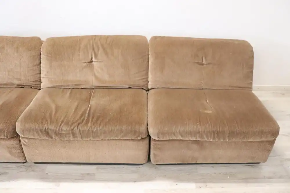 Italienisches Modulares Samtsofa von Busnelli, 1970er 6