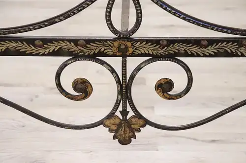 Antikes Einzelbett aus Eisen mit handbemalten Verzierungen