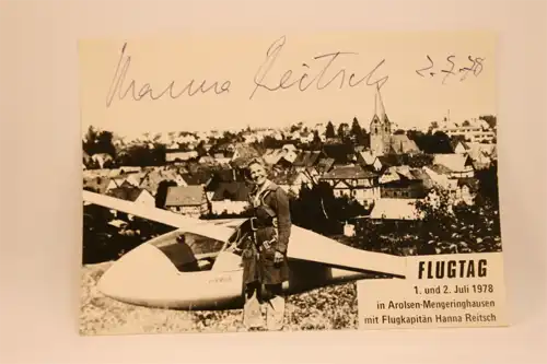 Hanna Reitsch: Autogramm Autograph signiert; Hanna Reitsch (1912-79). Flugtag 1. und 2. Juli 1978 in Arolsen-Mengeringhauesen mit Flugkapitän Hanna Reitsch. 