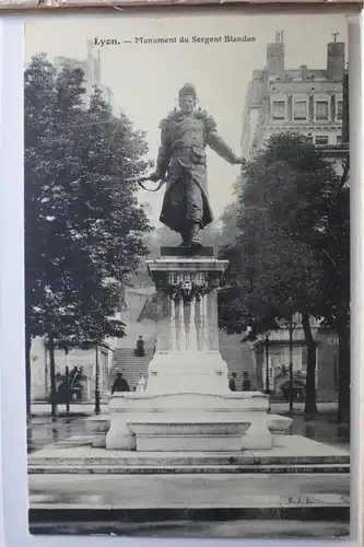 AK Lyon Monument du Sergent Blandan #PE640