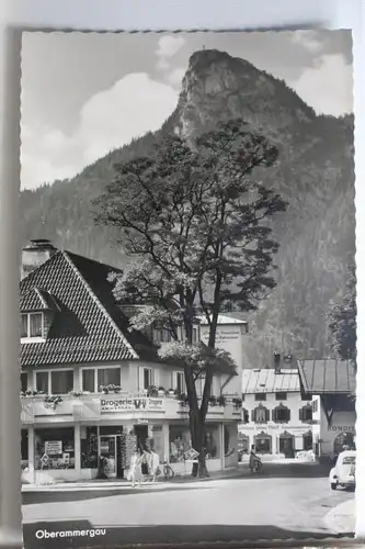 AK Oberammergau Passionsspieldorf, Dorfstr. m. Kofel (1342 m) #PE858