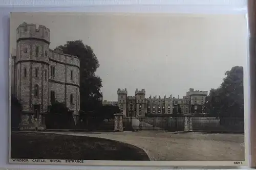 AK Windsor Castle Royal Entrance #PF529