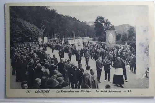 AK Lourdes La Procession aux Piscines, Le Saint Sacrement 1930 #PH022