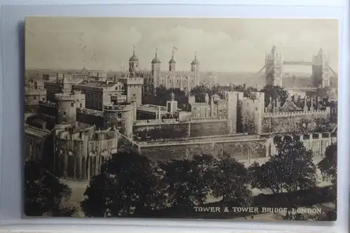 AK London Tower & Tower Bridge #PH077