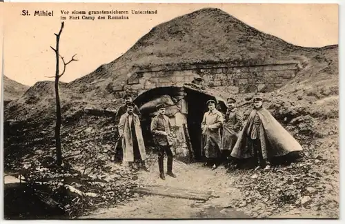 AK St. Mihiel Vor einem granatensicheren Unterstand Fort Camp des Romains #PM842