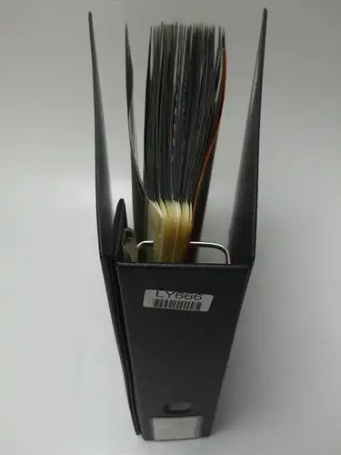 Vereinte Nationen New York Ganzsachen besammelt im Ring Binder #LY666