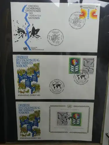 Vereinte Nationen Wien FDCs ab 1979 besammelt im Ring Binder #LY665