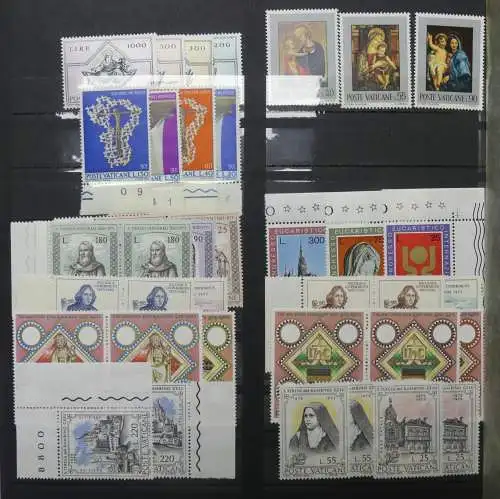 Vatikan Marken aus Jahrgang 64-78 im Einsteck Album #LY981