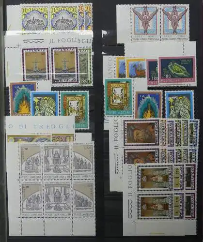 Vatikan Marken aus Jahrgang 64-78 im Einsteck Album #LY981